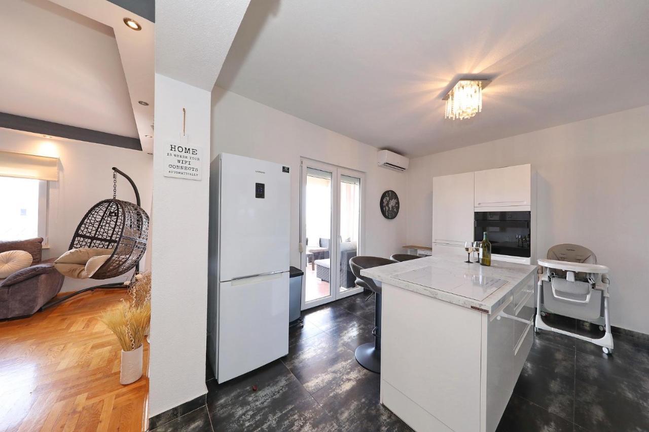 Apartman Nika Sa Jacuzzijem Zadar Exteriör bild