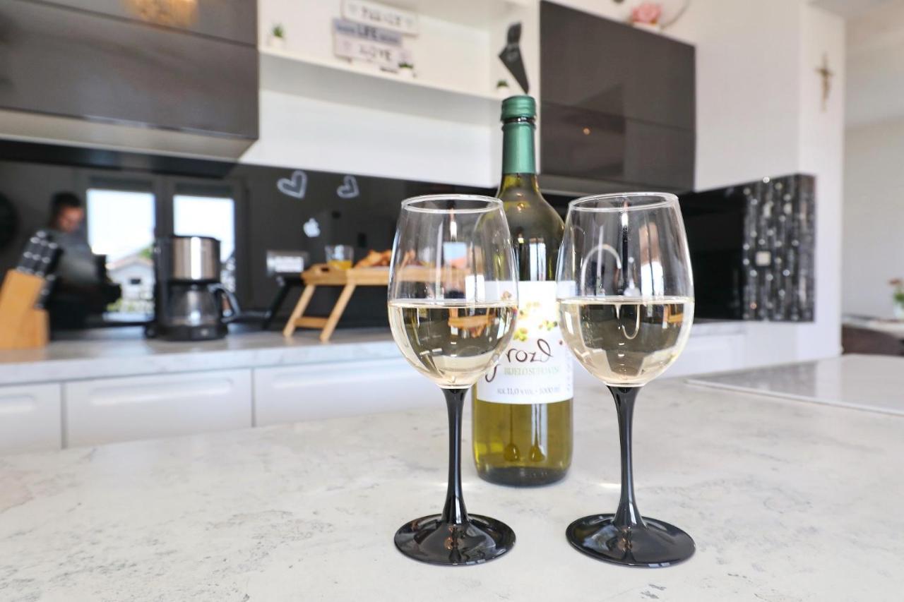 Apartman Nika Sa Jacuzzijem Zadar Exteriör bild